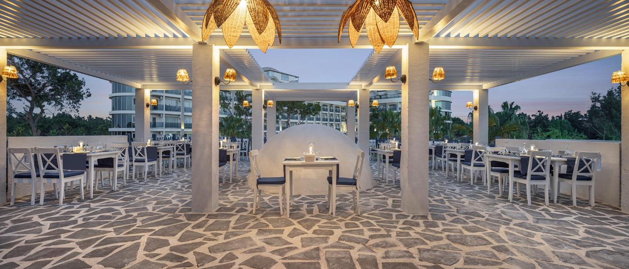 Berry Blue Hotels Side Exterior foto